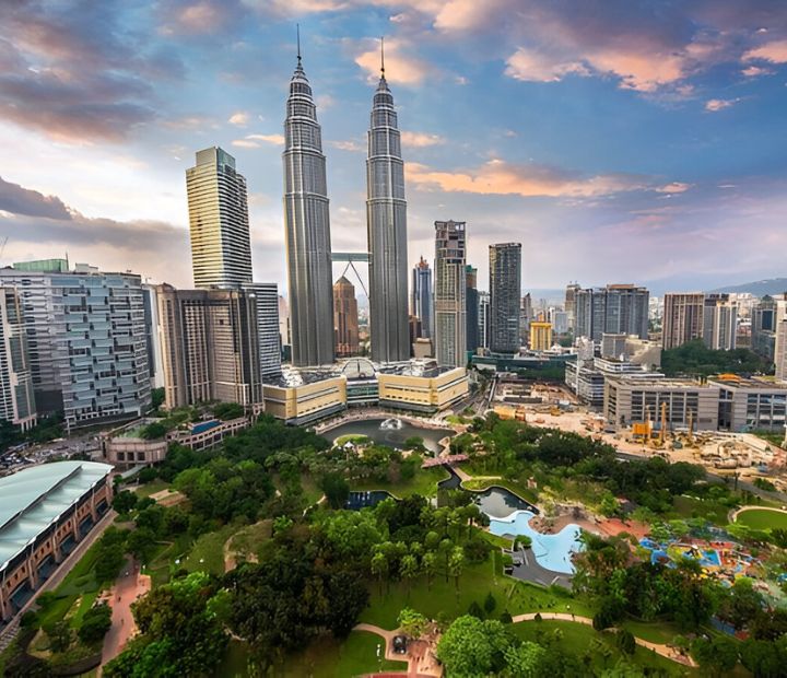  Kuala Lumpur – The Heart of Malaysia